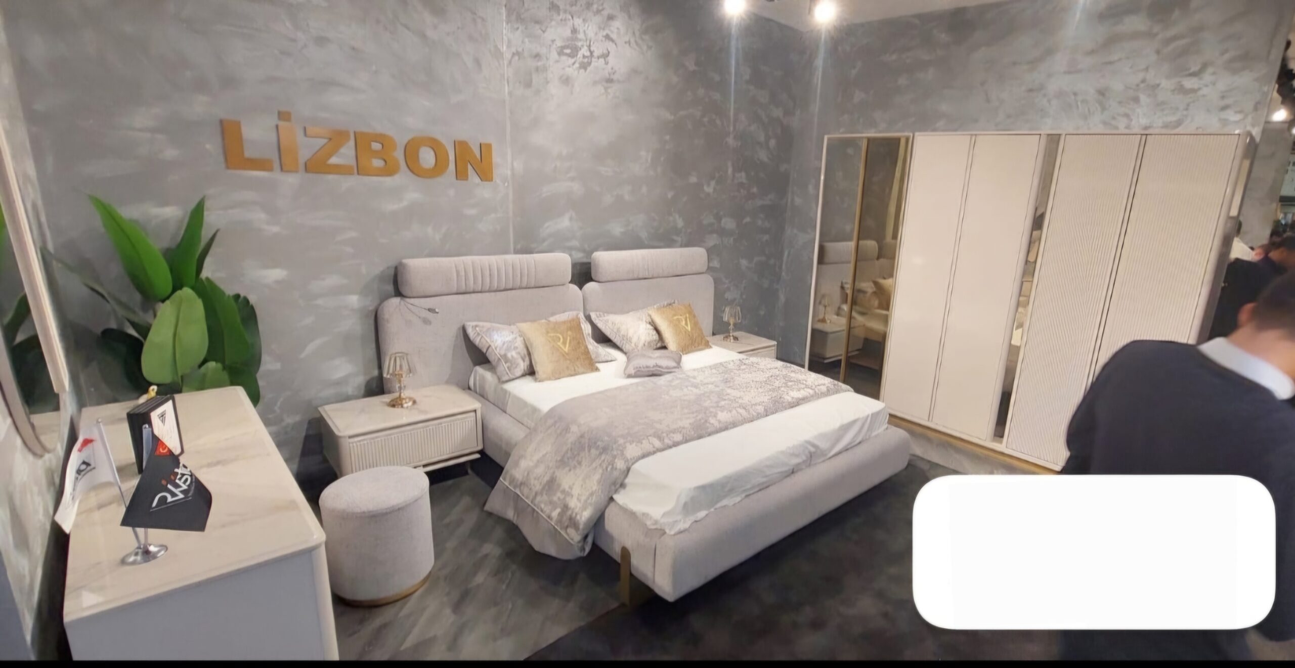 Lisbonne Bedroom (Lit – Armoire – Coiffeuse – Commodes)